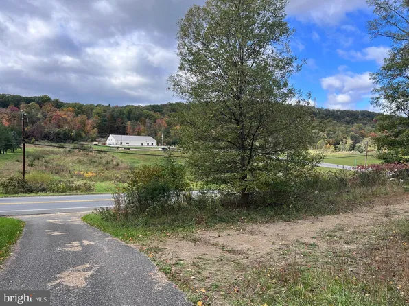 Valley Rd, Berkeley Springs, WV 25411
