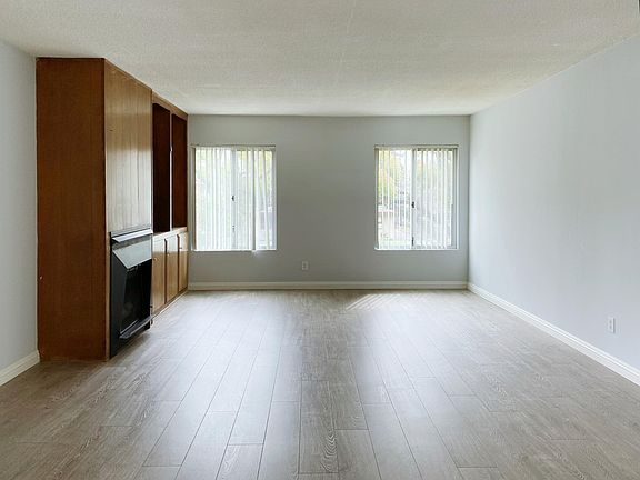 3rd image of 921 Arcadia Ave APT 5