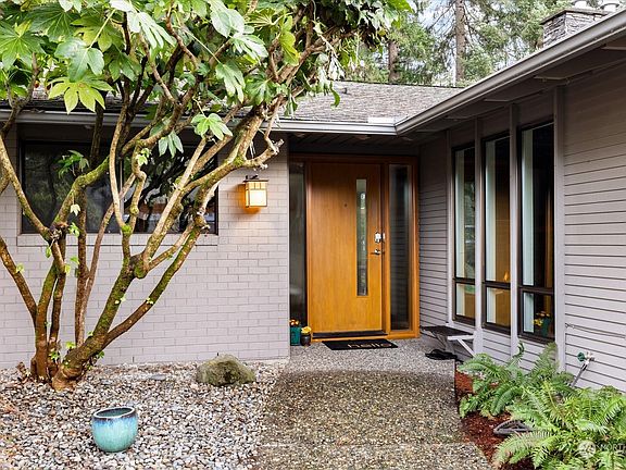 3rd image of 2212 NE 187th Avenue