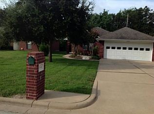 2104 Red River Dr, Bryan, TX 77802