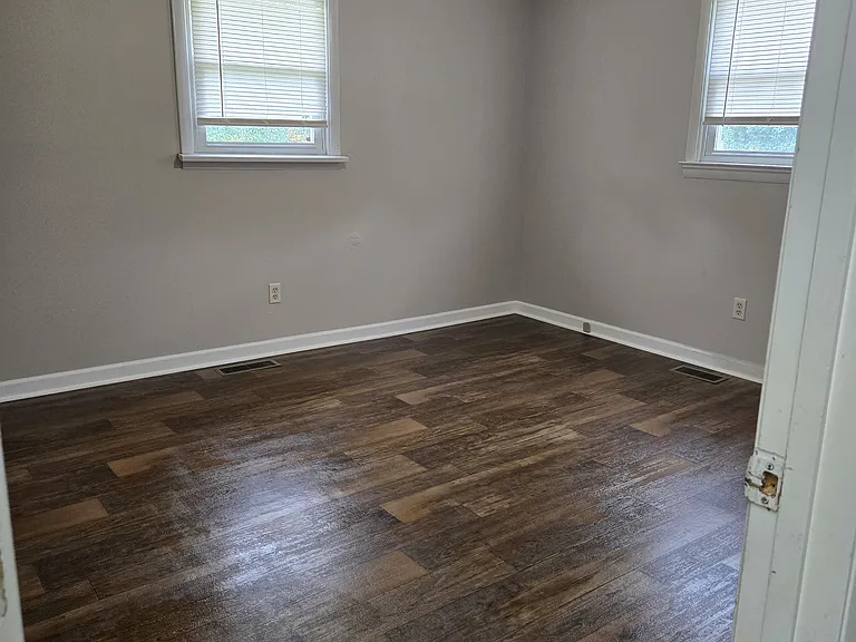 633 Meadowbrook Dr — Photo 8