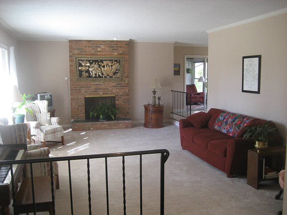 2nd image of 1106 Cypress Dr