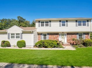 80 Lions Head Dr W, Wayne, NJ 07470