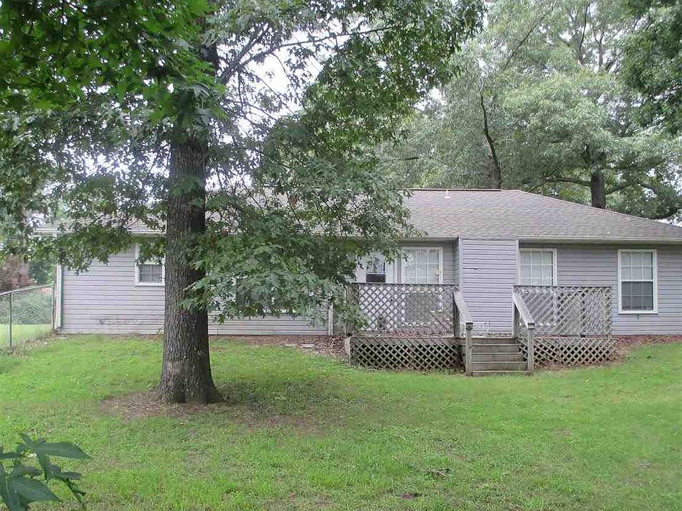 2nd image of 610 Michael Dr
