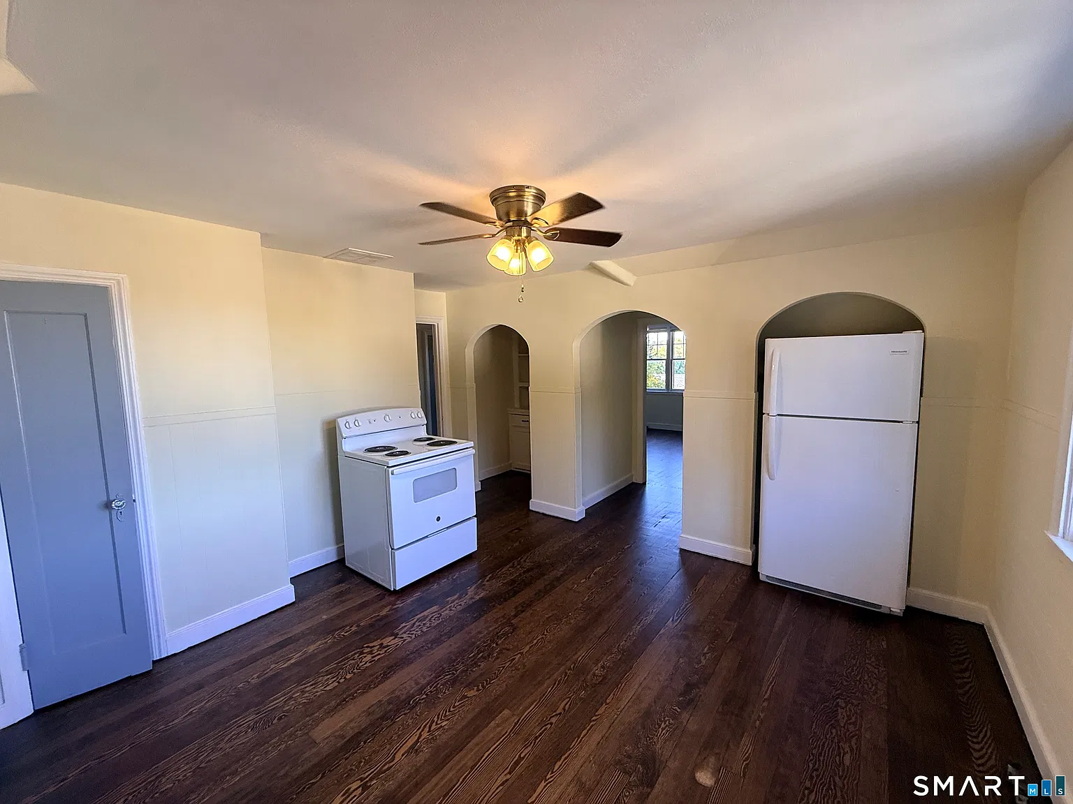 1 bed, 1.0 bath, 3293 sqft, $1,250 — Photo 4