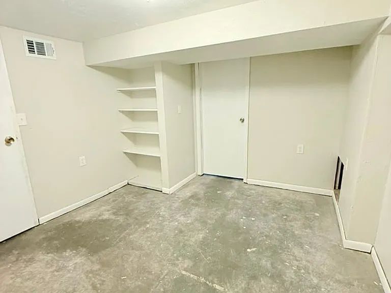 129 Windsor Dr — Photo 13
