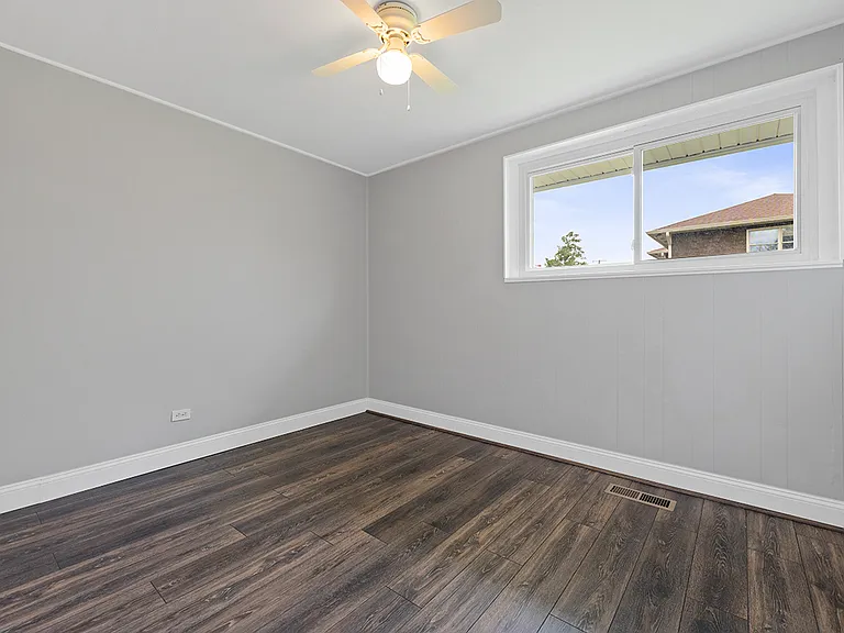 135 N Purdue Ave — Photo 16