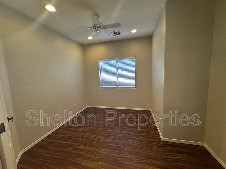 12913 W Corrine Dr — Photo 8