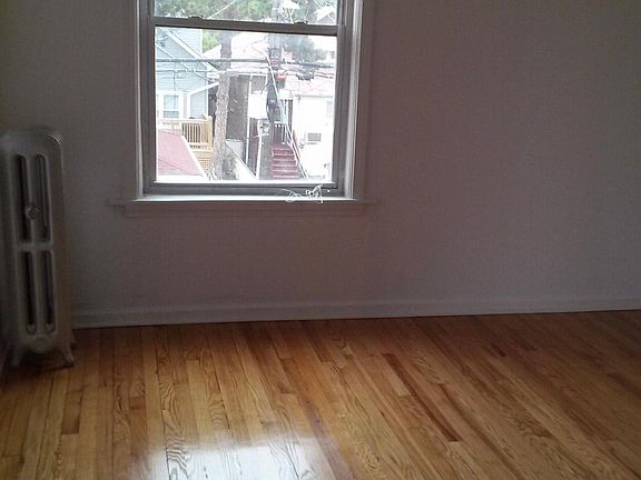 5th image of 3001 N Leclaire Ave #2N