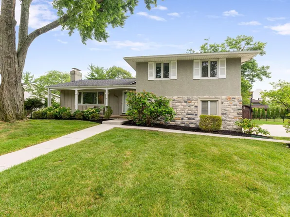2211 Sheringham Rd, Upper Arlington, OH 43220