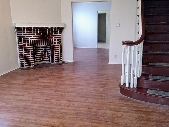 HUGE LIVING ROOM