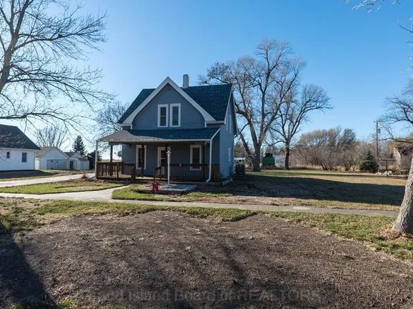 105 Mandel Ave, Farwell, NE 68838