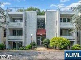 458 River Rd APT A, Nutley, NJ 07110