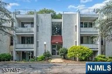 458 River Rd APT A, Nutley, NJ, 07110