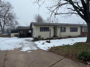 6726 SW Shadyvale Ln, Topeka, KS 66619