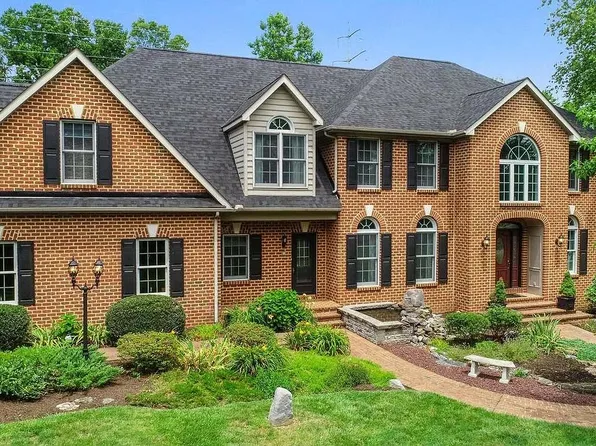 2494 Water Valley Rd, Lancaster, PA 17603