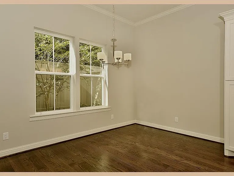 215 Willow St — Photo 13