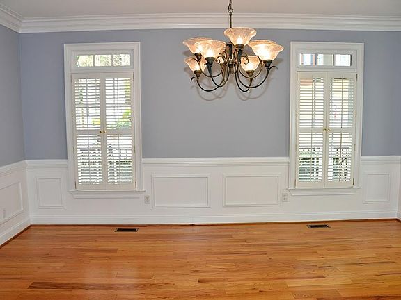 5th image of 4530 Derby Ln SE