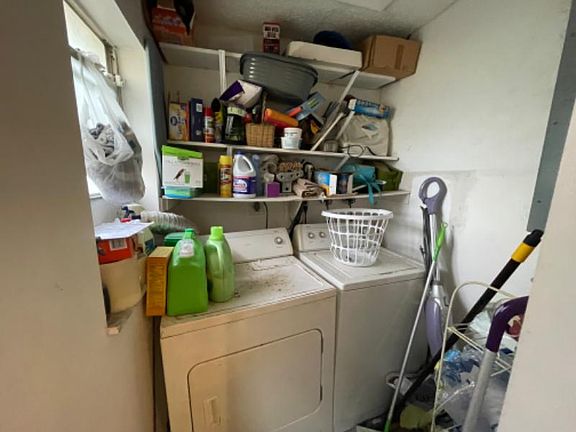 5th image of 4661 SW 66th Ave