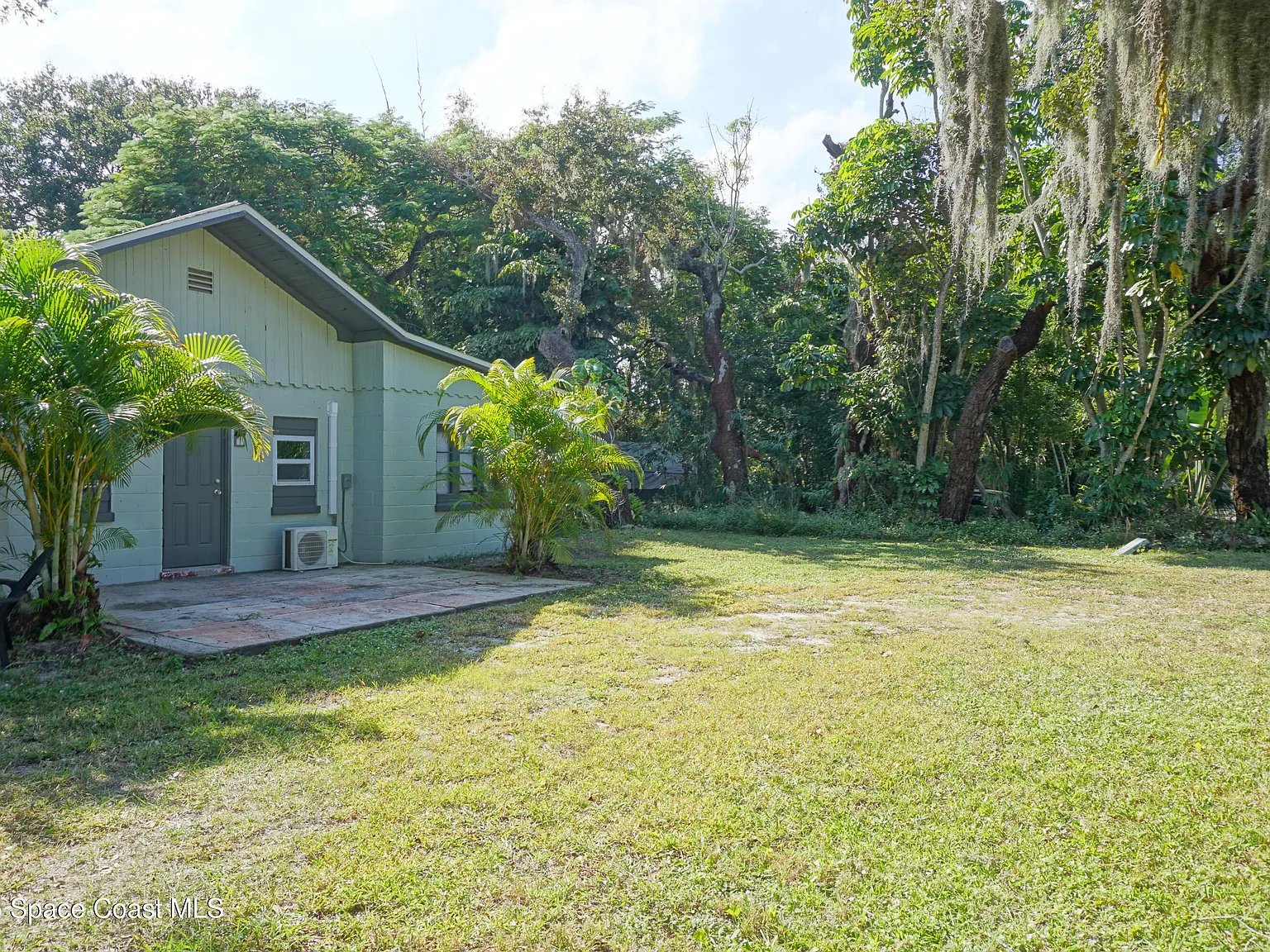 2 bed, 1.0 bath, 980 sqft, $1,375 — Photo 2