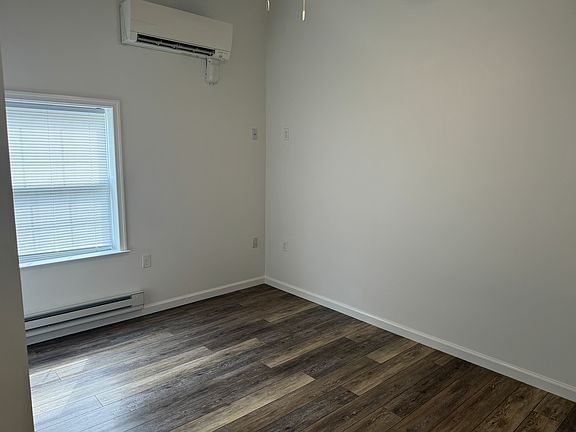 5th image of 25055 Arrie Dr