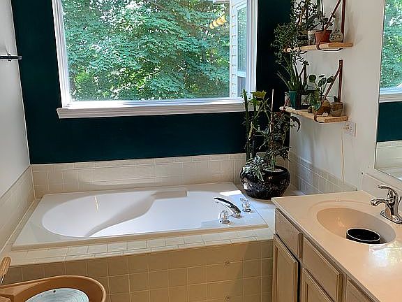 Garden tub
