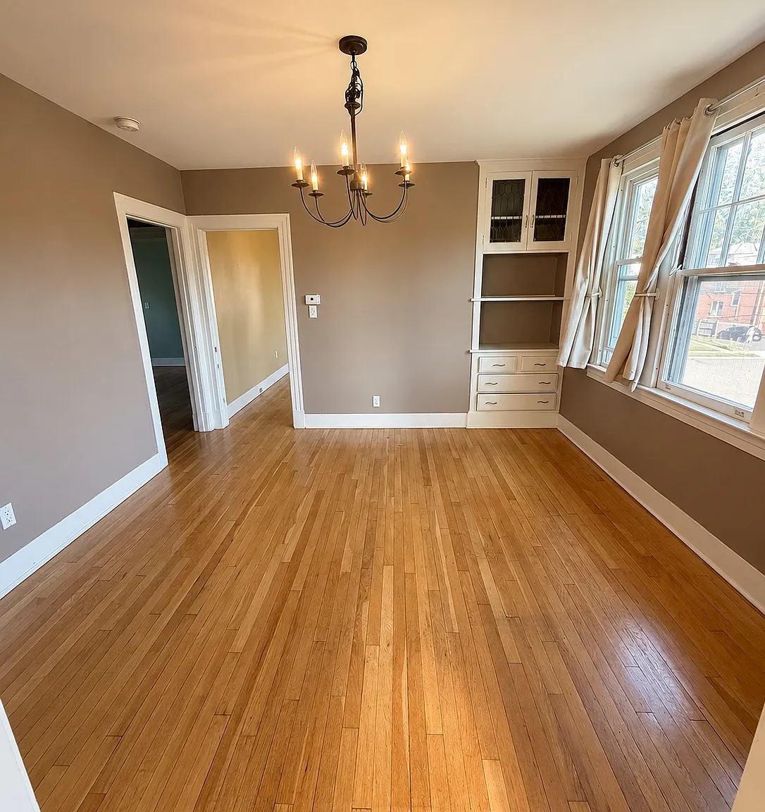 2 bed, 1200 sqft, $2,300 — Photo 4