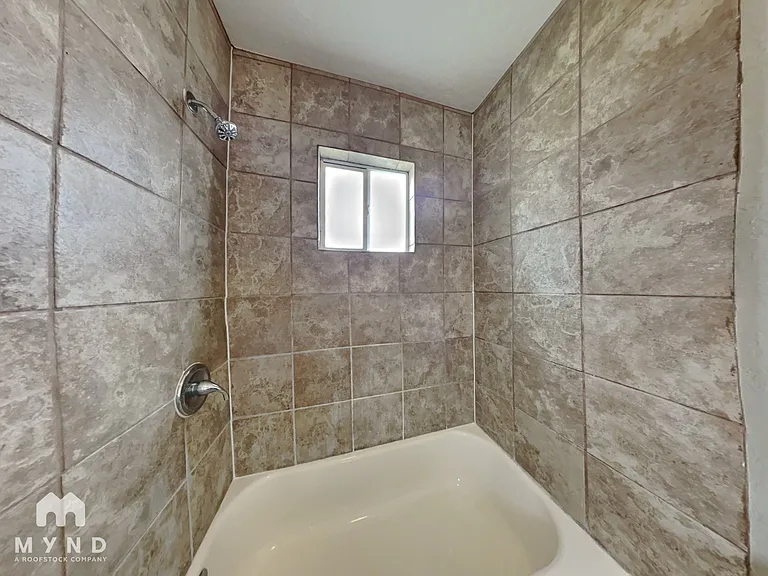 11807 Roandale Dr — Photo 12