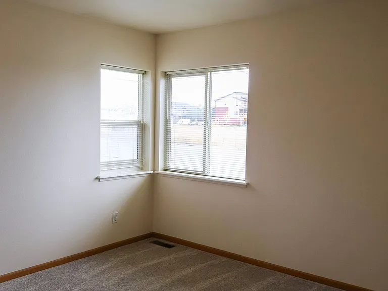 Oak Street Town Homes — Photo 18