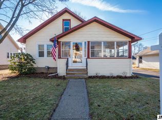 107 E Meadow Heights Ave, Jackson, MI 49203