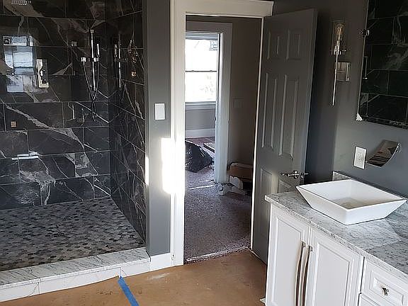 4th image of 12918 Maplerow Ave