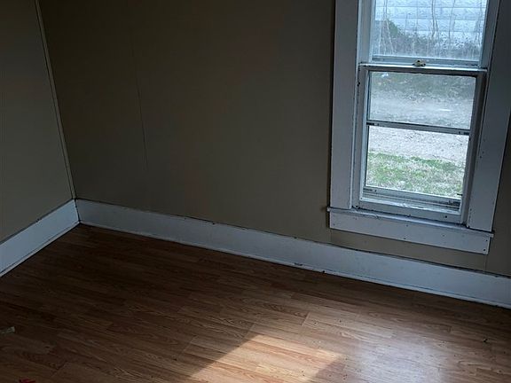 5th image of 520 W Walnut Ave