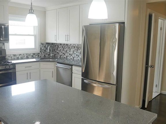 3rd image of 91 Harriman Ave