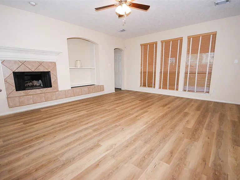 310 Watercrest Harbor Ln — Photo 3