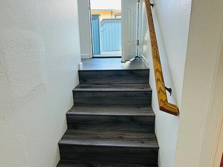 23460 Lakeridge Ave — Photo 18