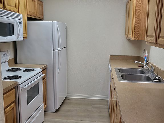 4th image of 23124 NW 199th Pl #2