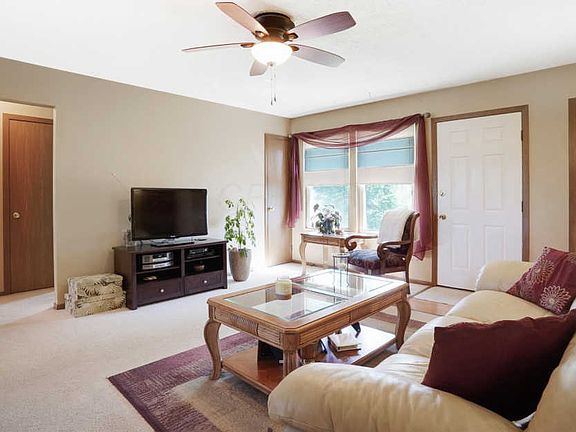 5th image of 8863 Hornsea Dr