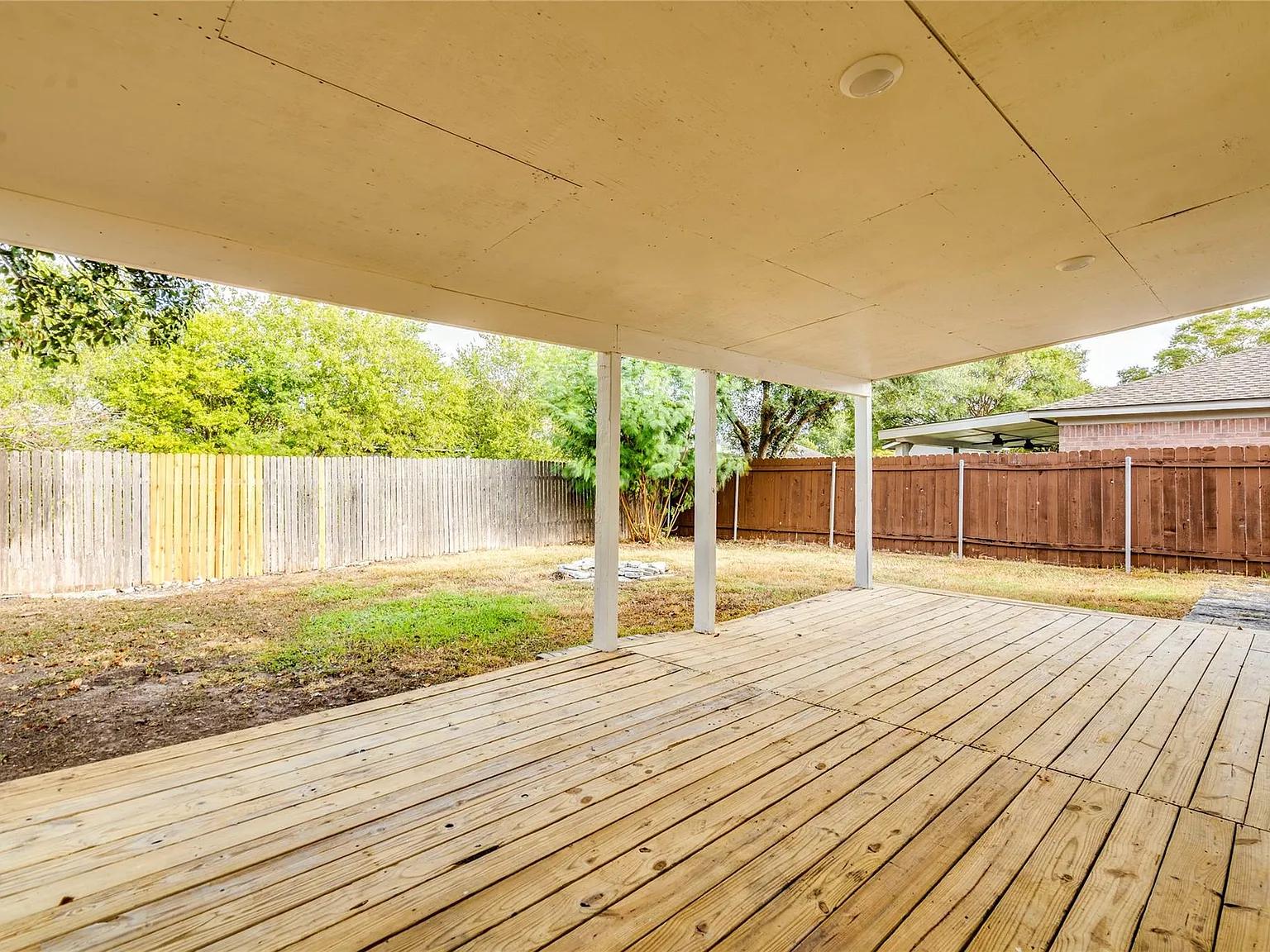 4 bed, 2.5 bath, 1750 sqft, $2,295 — Photo 3