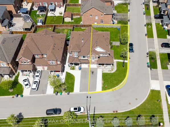 39 Divinity Cir, Brampton, ON L7A 3Y3