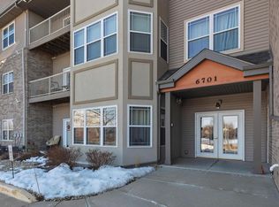 6701 Fairhaven Rd APT 305, Madison, WI 53719