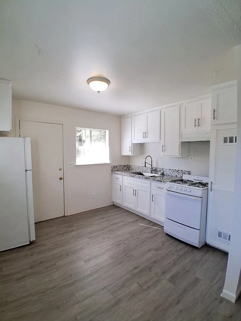 1008 Jefferson Ave. — Photo 4