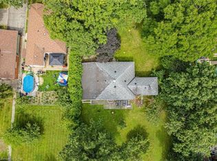 879 W 5th St, Hamilton, ON L9C 5R4