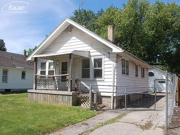 2nd image of 2225 Arlington Ave