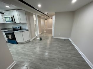 5327 W Giddings St FLOOR BASEMENT, Chicago, IL 60630