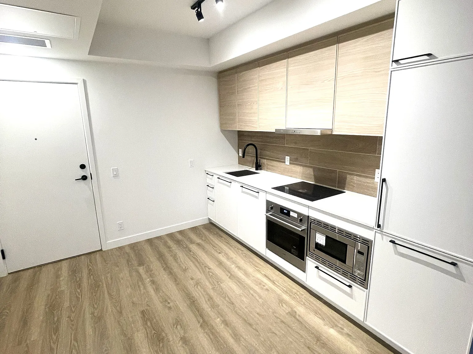 1 bed, $2,050 — Photo 4