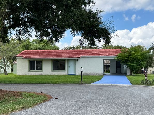 10116 Fairtree Ln