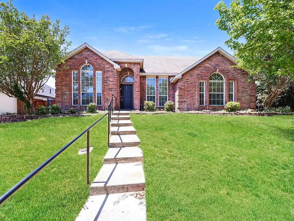 625 Primrose Ln
