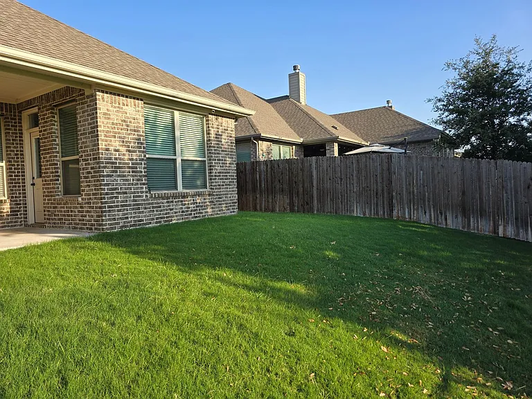 7608 Rothbury Dr — Photo 29