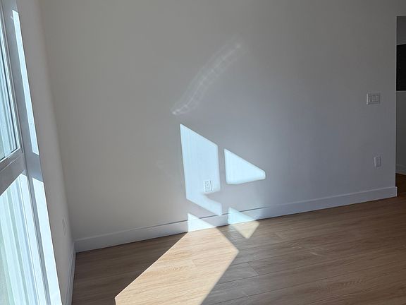 4th image of 2024 7th Ave #2026-1/2