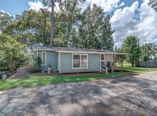 879 S Gibson St, Huntington, TX 75949